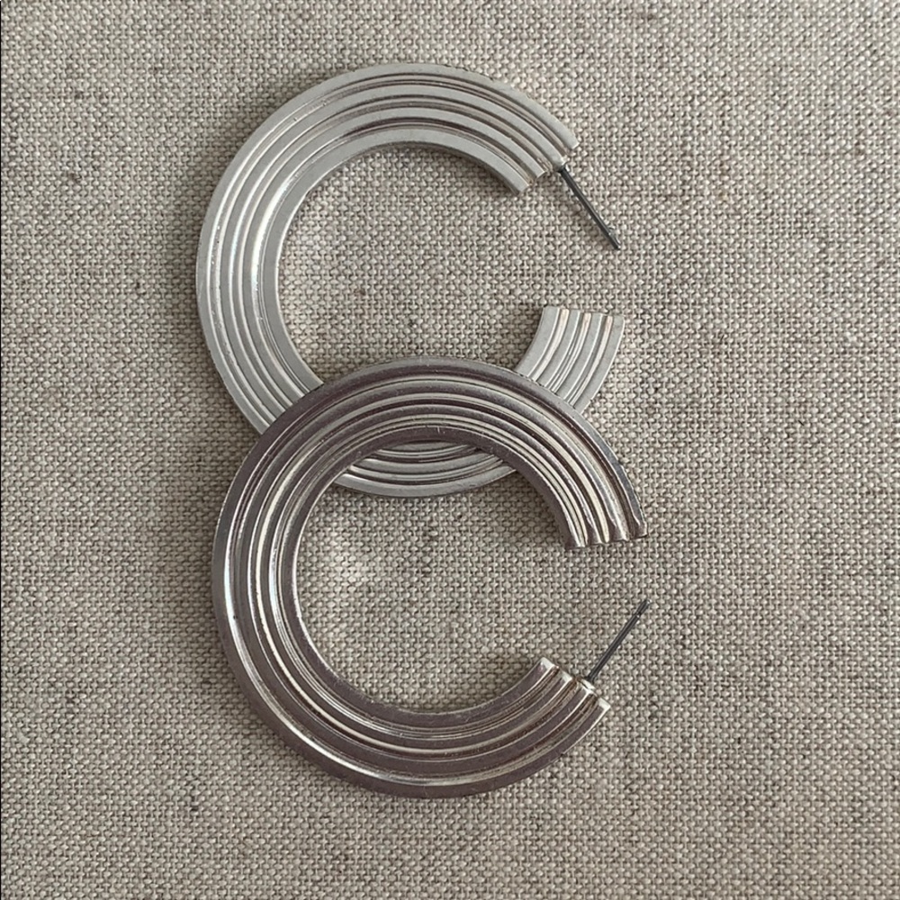 INDIA HICKS- Winners Circle Hoops